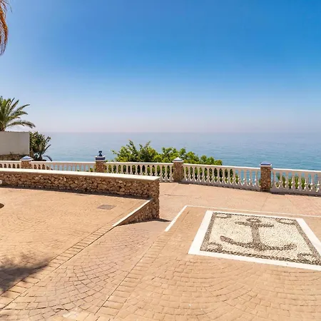 3 Bedroom Nice In Διαμέρισμα *