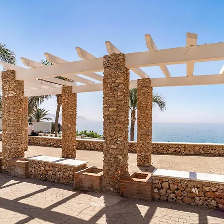 3 Bedroom Nice In Διαμέρισμα